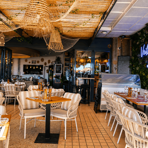 La Voile Rouge, restaurant bord de mer à Saint-Laurent-du-Var